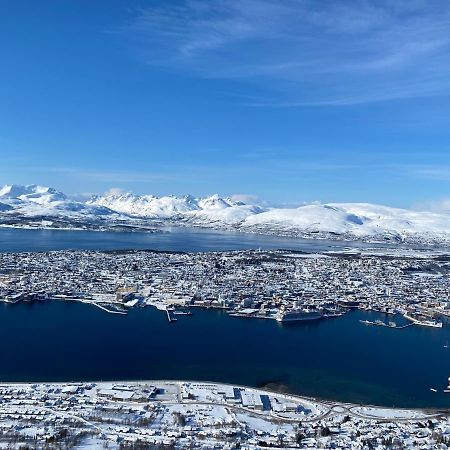 Aurora Apartment Very Close To Cable Car And Sherpatrappa Tromso Exterior photo